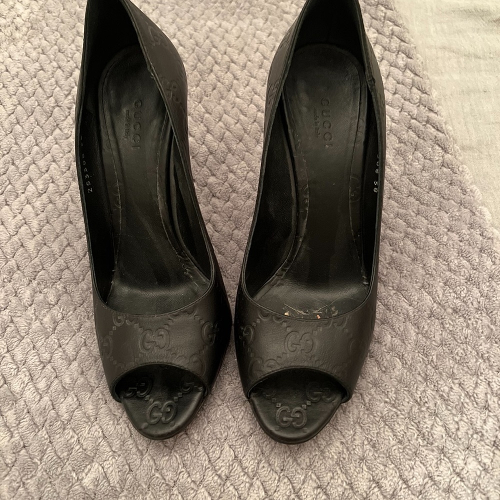 gucci pump